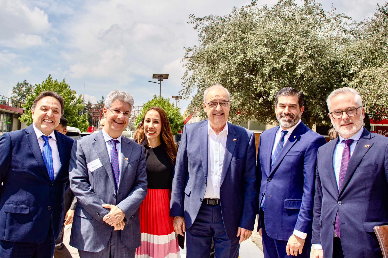 Presidente de Suiza visita la fábrica de NESCAFÉ® en Toluca
