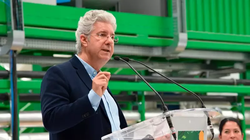Fausto Costa en la inauguración de la planta Greenback